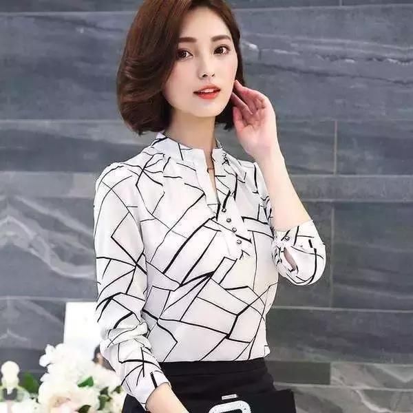 女生穿衬衫塞不塞裤子？别纠结，看看马伊琍，杨颖为你正确示范