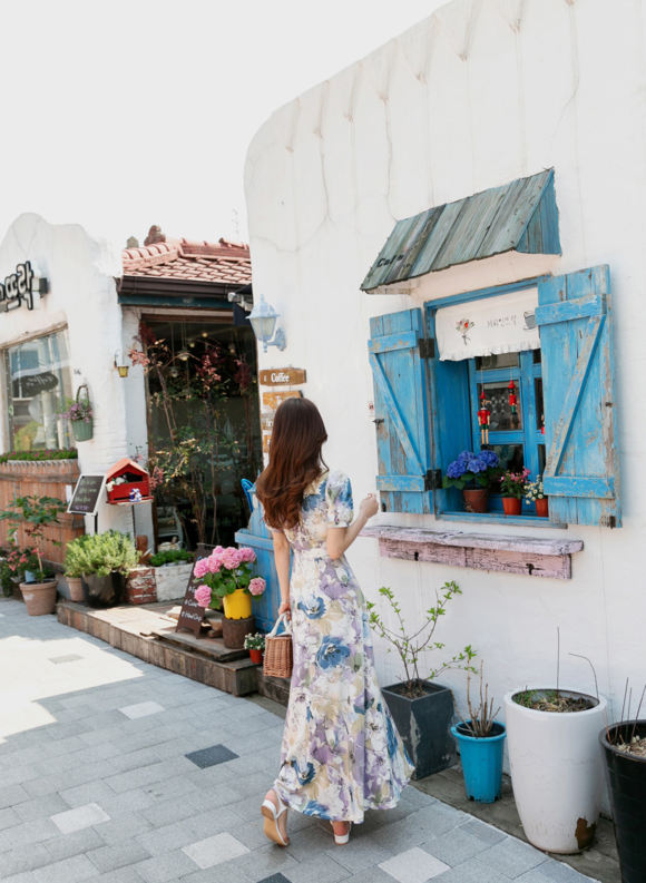 女神孙允珠，油墨水彩阿尔勒田园花亭长裙