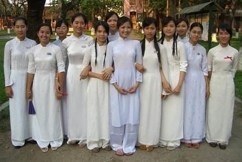 世界上唯一通用人民币的国家,却被惯出了毛病,游客:不想再去了