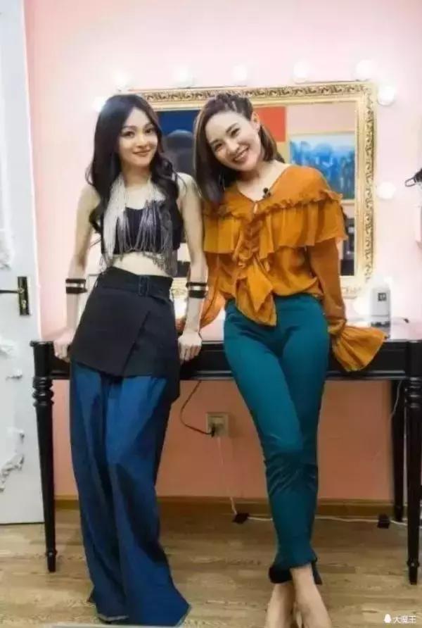 张韶涵只是在裙子下面穿一条阔腿裤，网友大呼：简直美出新高度！