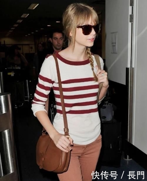 「粉丝」霉霉这格子裙穿得相当任性,看清上身效果后,粉丝直呼不敢认