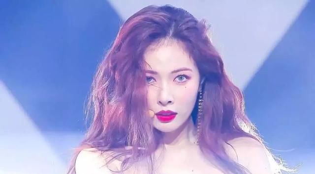 泫雅的复古妆好“坏”!酷女孩你们有福了!