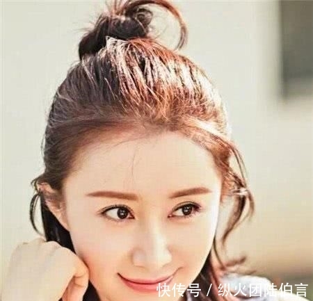  『扎发真』别总是“披头散发”！2020年大火的5种“扎发”，不挑人还好看！