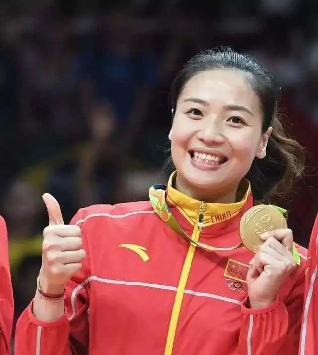 『中年』退役运动员如今变化:程菲中年发福,杜丽疑似整容,谢杏芳成老总