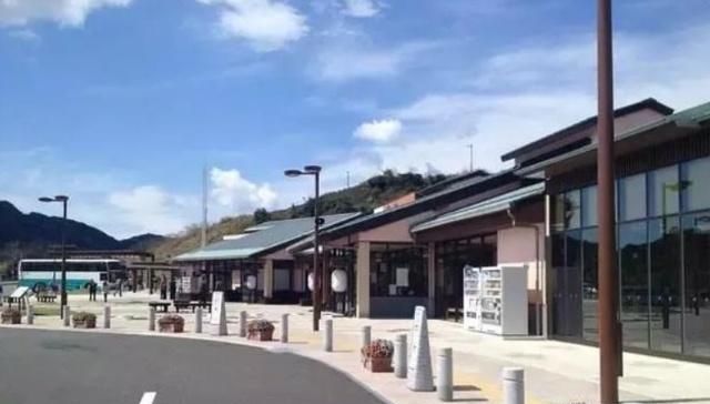  「高速」下高速时被要求交“天价”超时费，车主：堵车时的堵车