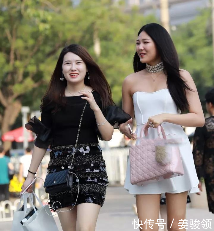 街拍，都市小姐姐穿着唯美，气质婉约，男人都想娶她回家