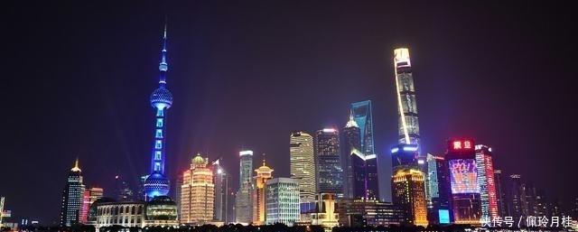 中国最“赚钱”的高铁, 耗资2200亿, 一年收入更是超过300亿!