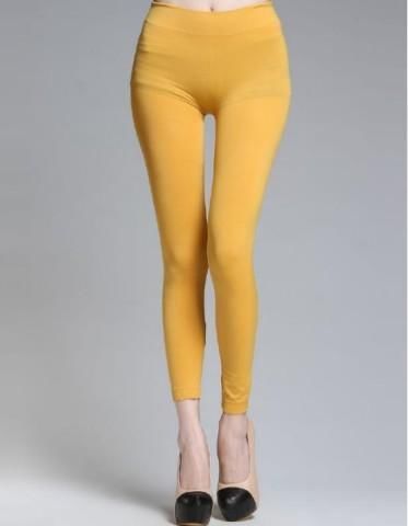 这样穿着打底裤，真的是太丑了，最好注意一下！