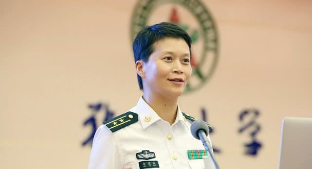 中国首位女舰长：南京大学本科，中山大学博士，不后悔做过的事