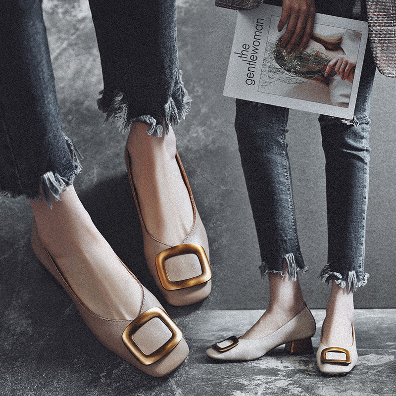 时髦的80后嫂子，早就不穿恨天高，就这样的单鞋，养脚又迷人