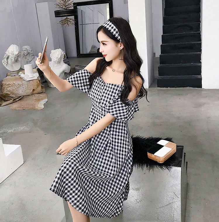 这么洋气的秋裙头次见，原来今年流行这么穿，确实美