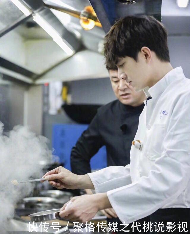 林更新发微博人设崩塌？遭月七调侃反胃，塑料兄弟鉴定完毕