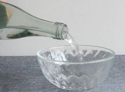 脸上长了“老年斑”不用怕!用牙膏加上“它” 祛斑还净化黑头