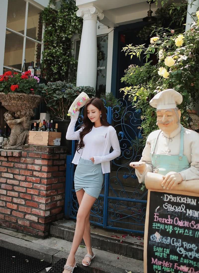 街拍：腿长苗条的时尚小姐姐，看着曼妙多姿美丽迷人！