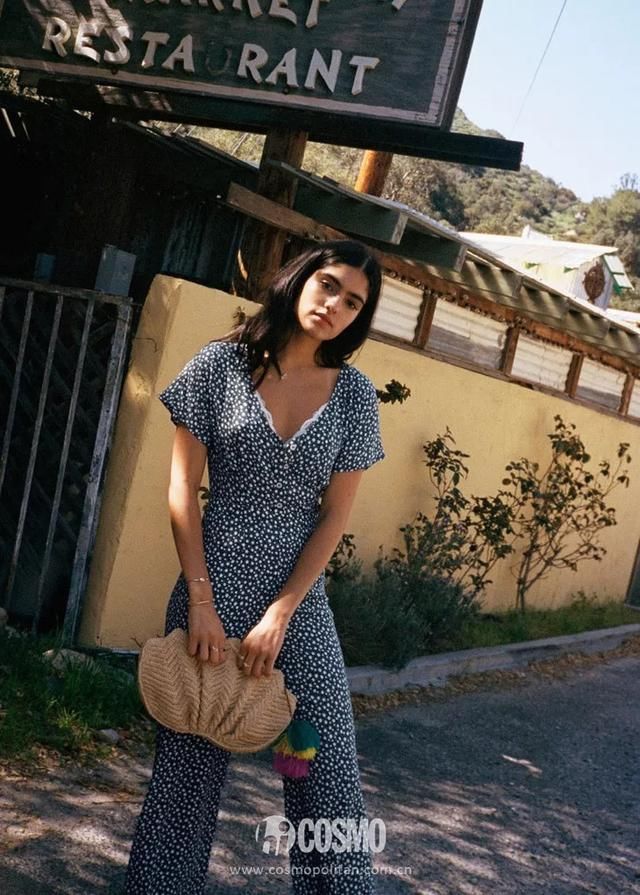 时髦办|盖章!何穗穿上酒红连体裤就是仙女本仙