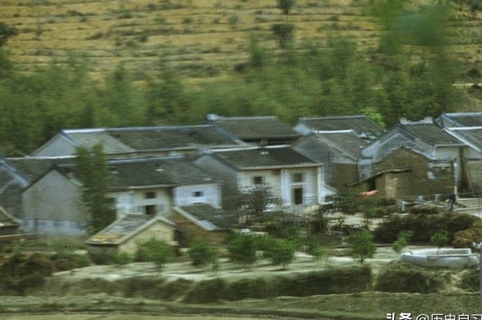  #边防检查#1972年深圳老照片：边界附近的村庄；罗湖边防检查站