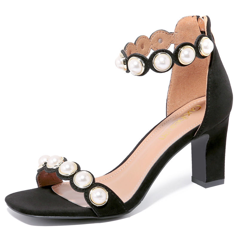 妈妈一眼相中的高跟鞋，气质时髦显高挑，小姨说省吃俭用也要买