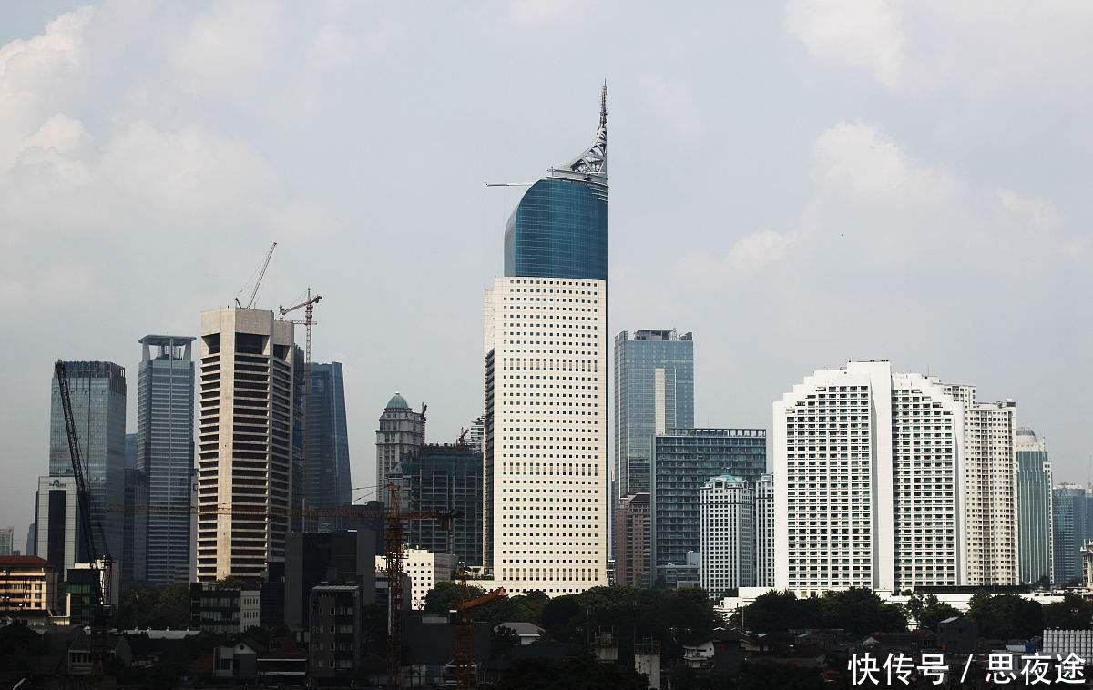 世界人口第四大国：人口2.64亿曾极度反华，如今第一条高铁中国造