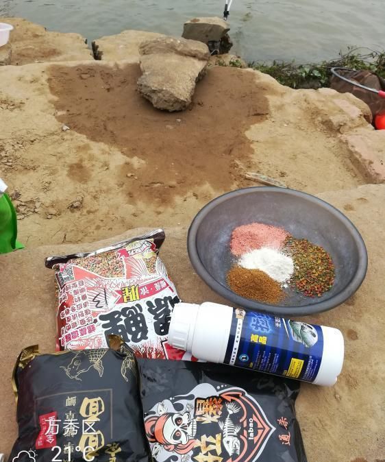  夏季■夏季钓鲤鱼的几大诀窍！一般人学不来，用了十年 至今依然奏效
