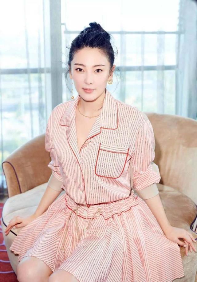 张雨绮的迷人身材照，图二气质温婉，图四让我莫名心跳加速