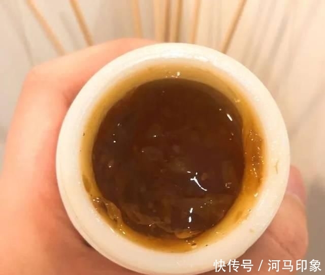  『花钱』求求你们！别再给这些难用的网红化妆品花钱了！！