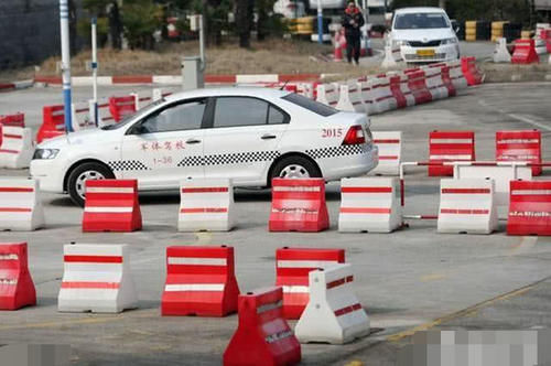  「考驾照」农村50岁的人适合考驾照吗？通过率怎么样？看完我明