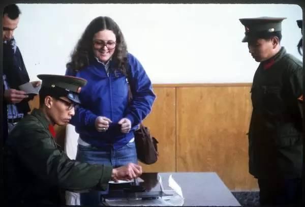 38年前美国夫妻拍下1600张游客照，让全世界看到没有PS过的中国有