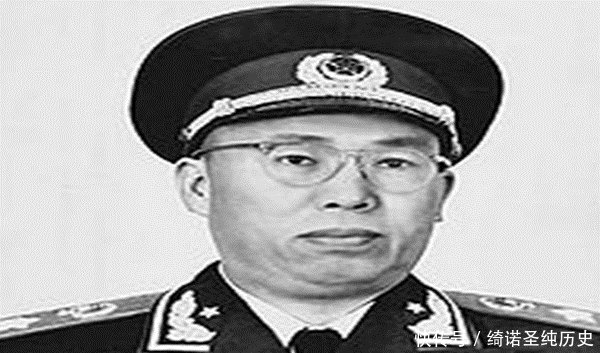  「部包括」一个师通常有几个副师长，参谋长与政治部主任为何都是部队首长