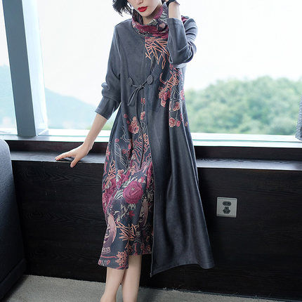 46岁丈母娘，简直太洋气了!穿这样的“秋裙”裸靴，嫩美到飞起