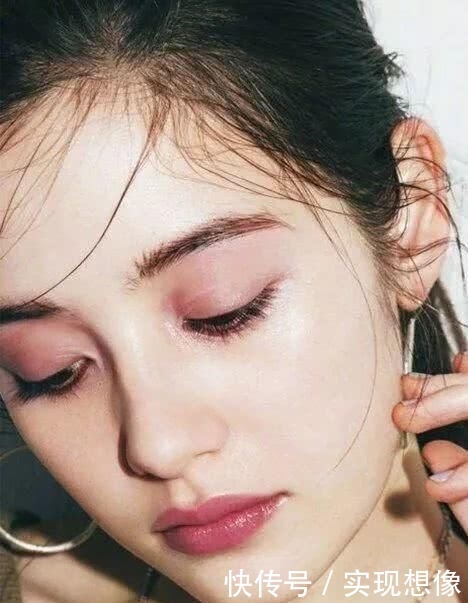  秀智@看了秀智的早春玫瑰妆，又想初恋了