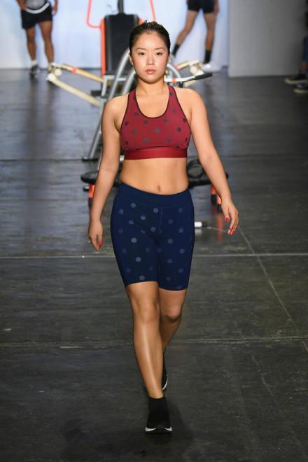 孟美岐去时装周，王菊去时装周，戚砚笛去时装周，一对比差距就来