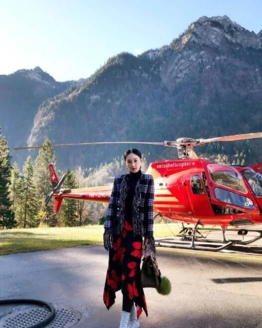 假疫苗老总儿媳被扒出，晒豪车名牌包包惹争议，一块表几十万！