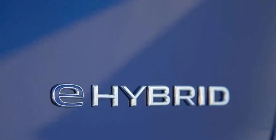  【途锐】全新大众途锐R“带电回归”，搭保时捷同款动力，或5秒破百