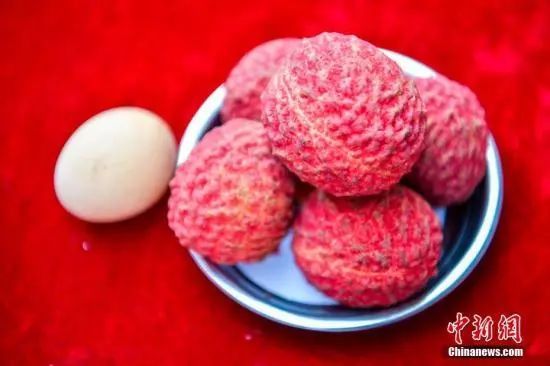 臭豆腐里有屎?空腹吃荔枝会死?6月，你又被这些谣言坑了吗