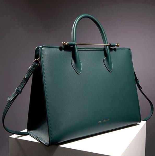 梅根王妃为什么不用好一点的包包?李英爱机场包等于一部车的首付