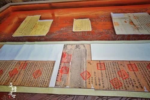 浙江这个古村落有家博物馆，保存着不同年代的“契书”，充满神秘