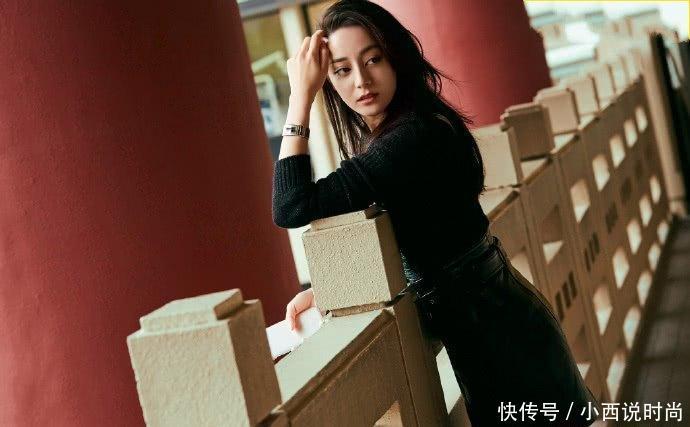 迪丽热巴穿超短裤出门,暴露一双惊艳美腿,这双鞋一般人穿能丑哭!