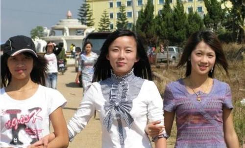 隐藏在印度100万“中国后裔”，相貌和中国人相似，将龙做图腾