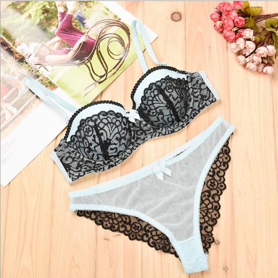 女人洗澡后穿这样的文胸，老公见了离不开眼，简单太迷人了