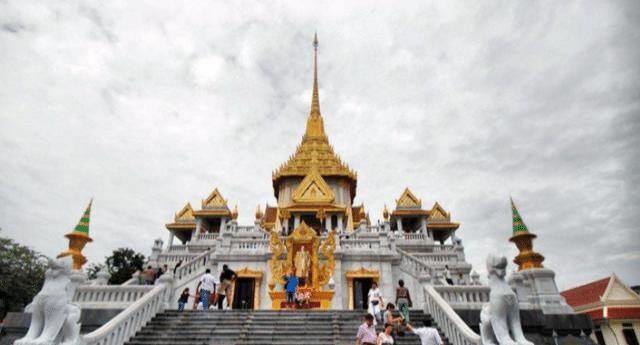 泰国当地人都不买的东西,却遭中国游客哄抢,导游:“灵丹妙药”