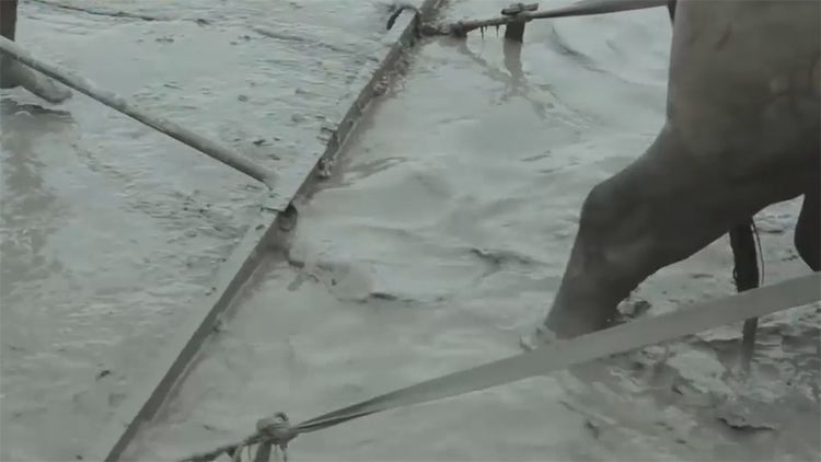  民间|民间牛人发明“手摇式”插秧机，不用油不用电，200元造一