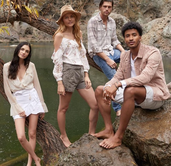 满大街都是牛仔短裤 最显腿长的那条被我找到了！