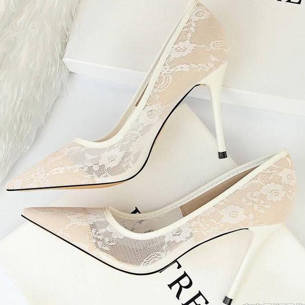 哪个坏蛋设计的超级‘’高跟鞋‘’？1米55小姨居然穿出170