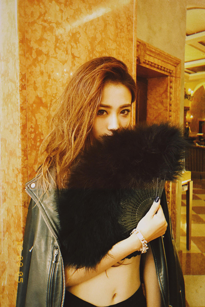 徐璐性感露脐装活动照图集，时尚靓丽，性感迷人!