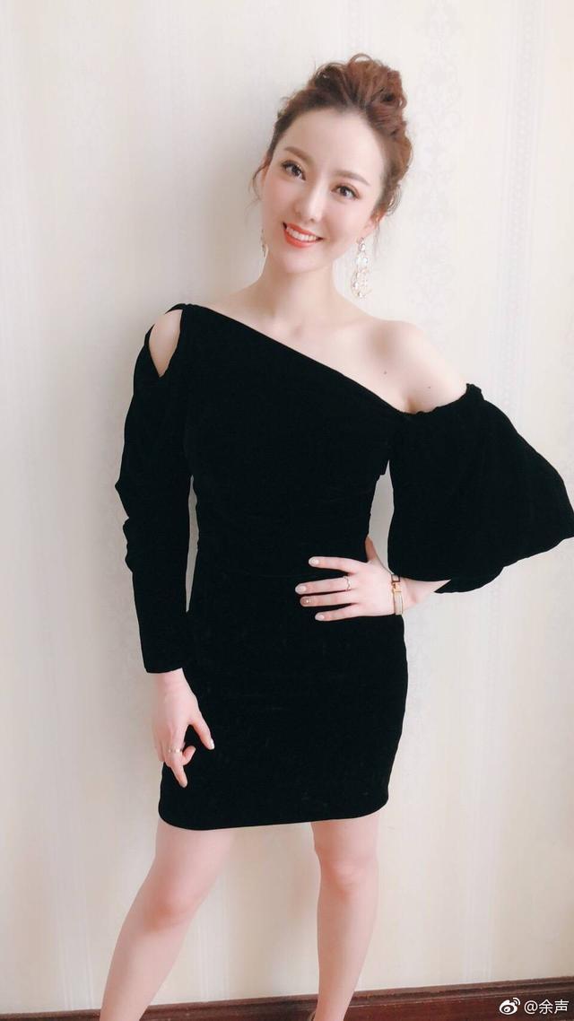 余声时尚搭配，时尚与甜美，气质优雅，青春活力！