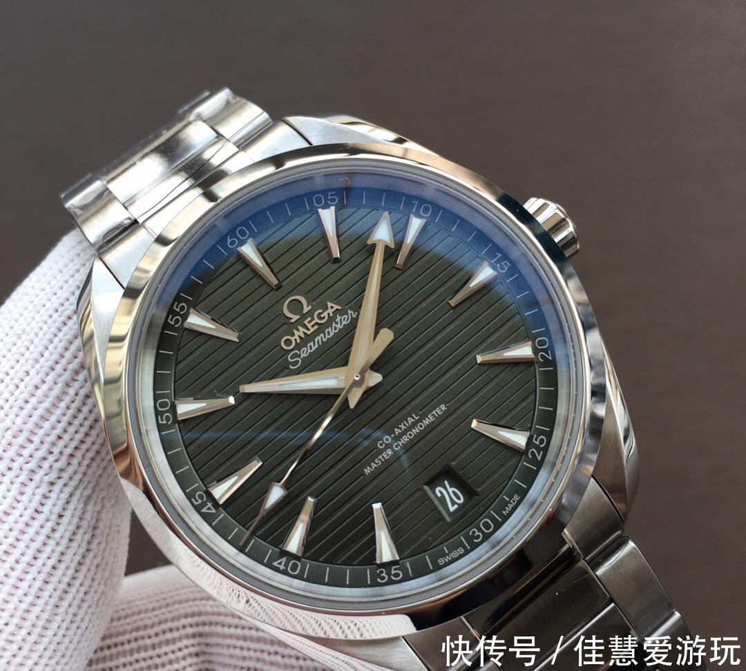 【柚木】鬼斧神工到底有多厉害?欧米茄海马150柚木系列‘墨绿色’新款
