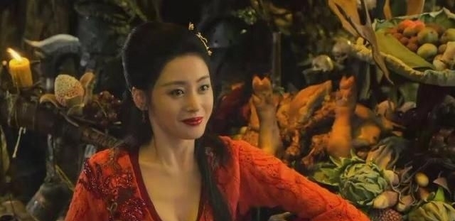  『演渣』她们身材绝佳颜又高，朱珠被称办公室女神，张萌演渣女翻红
