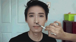 这年头,不仅约会女生需要泼卸妆水,约男生也需要好吗!