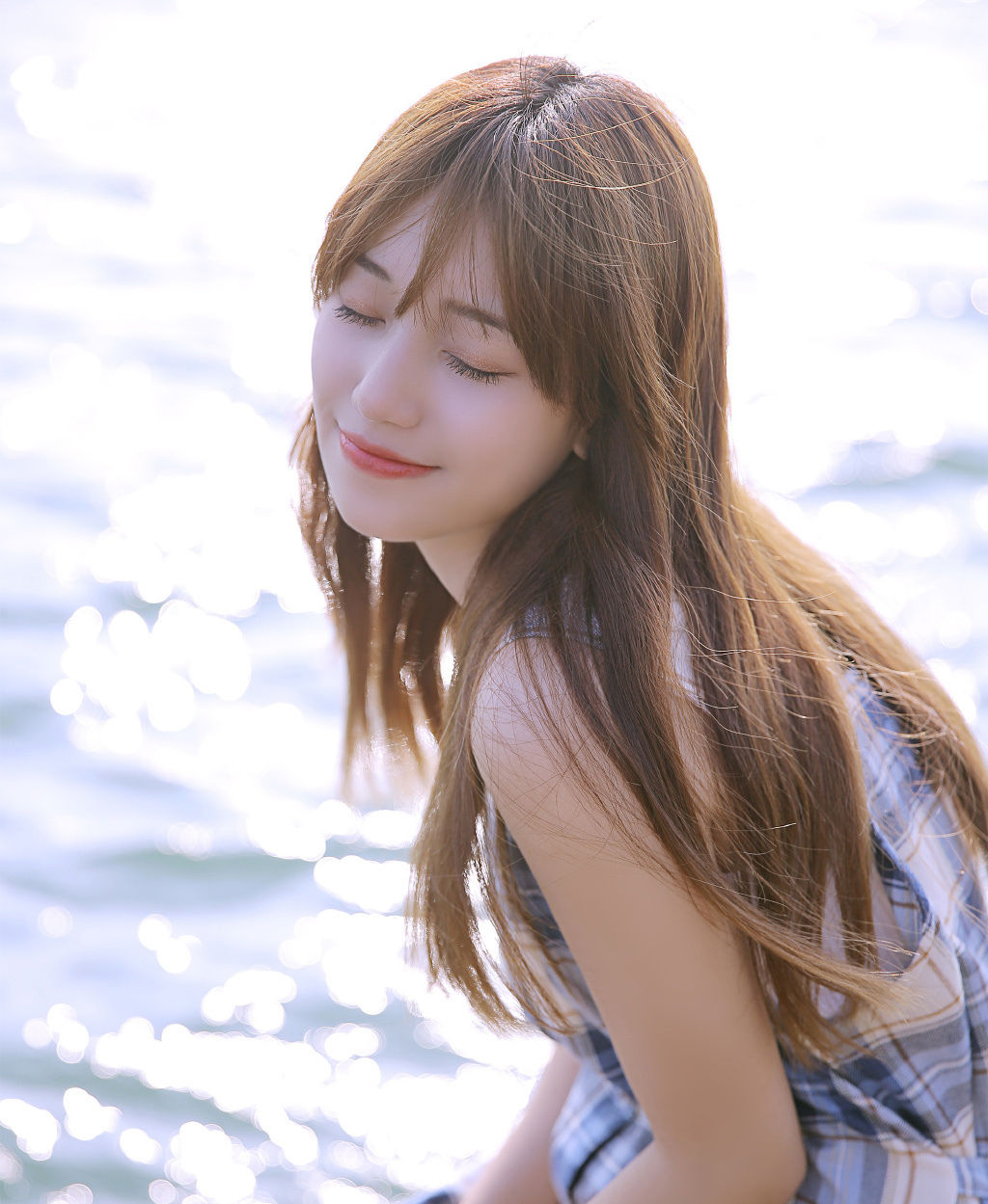  『美女』极品长发美女海边清爽养眼写真图片