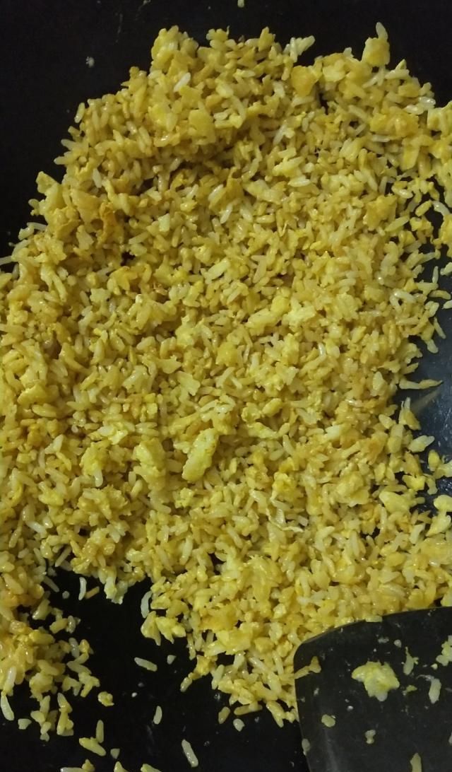  鸡蛋■黄金蛋炒饭这样做，比加肉还香，炒一锅根本不够吃